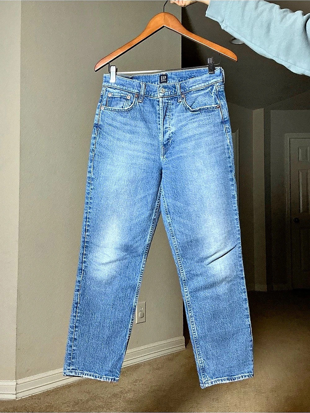 GAP Straight Leg Jeans in Blue Waist 27
